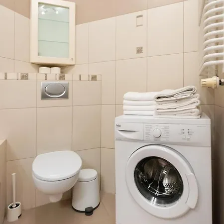 Pole Mokotowskie Spacious By Bookinghost * وارسو