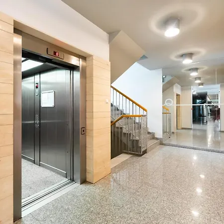 شقة Pole Mokotowskie Spacious By Bookinghost